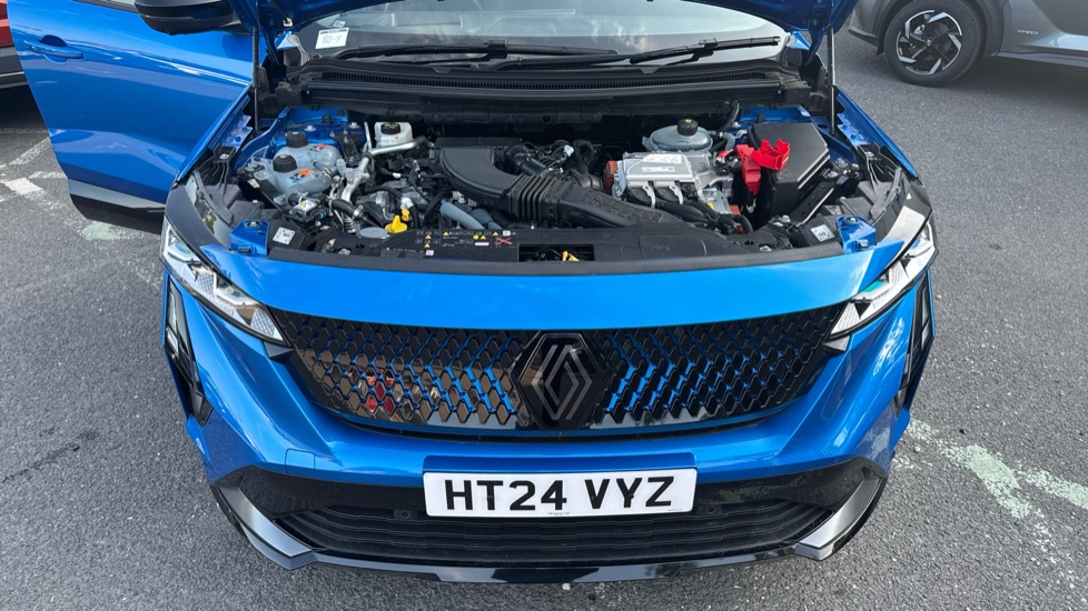 Renault Rafale E-Tech FHEV Iconic Esprit Alpine 5dr Auto 4C Hybrid Estate - Image 8