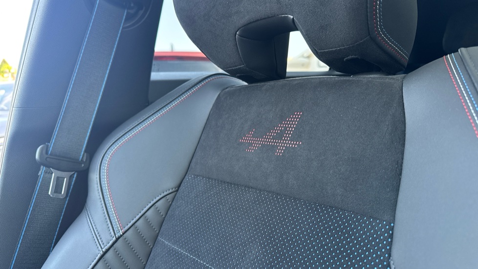 Renault Rafale E-Tech FHEV Iconic Esprit Alpine 5dr Auto 4C Hybrid Estate - Image 9