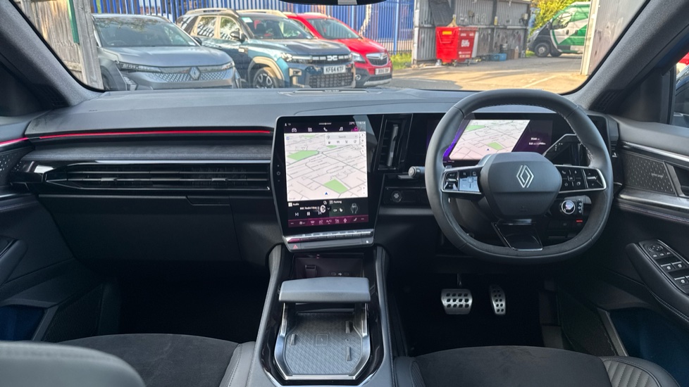 Renault Rafale E-Tech FHEV Iconic Esprit Alpine 5dr Auto 4C Hybrid Estate - Image 10