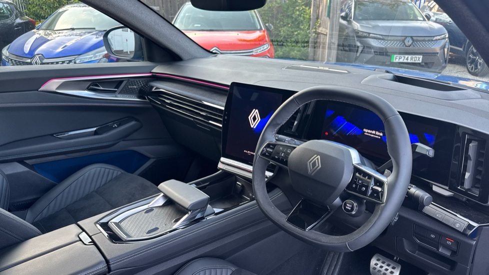 Renault Rafale E-Tech FHEV Iconic Esprit Alpine 5dr Auto 4C Hybrid Estate - Image 11
