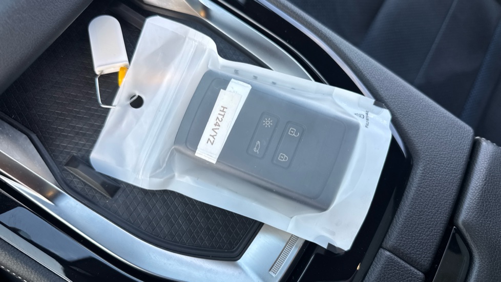 Renault Rafale E-Tech FHEV Iconic Esprit Alpine 5dr Auto 4C Hybrid Estate - Image 20