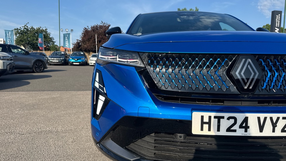 Renault Rafale E-Tech FHEV Iconic Esprit Alpine 5dr Auto 4C Hybrid Estate - Image 22