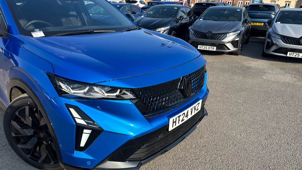 Renault Rafale E-Tech FHEV Iconic Esprit Alpine 5dr Auto 4C Hybrid Estate - Image 24