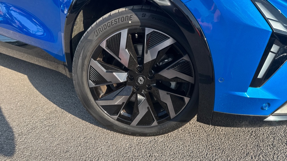 Renault Rafale E-Tech FHEV Iconic Esprit Alpine 5dr Auto 4C Hybrid Estate - Image 26