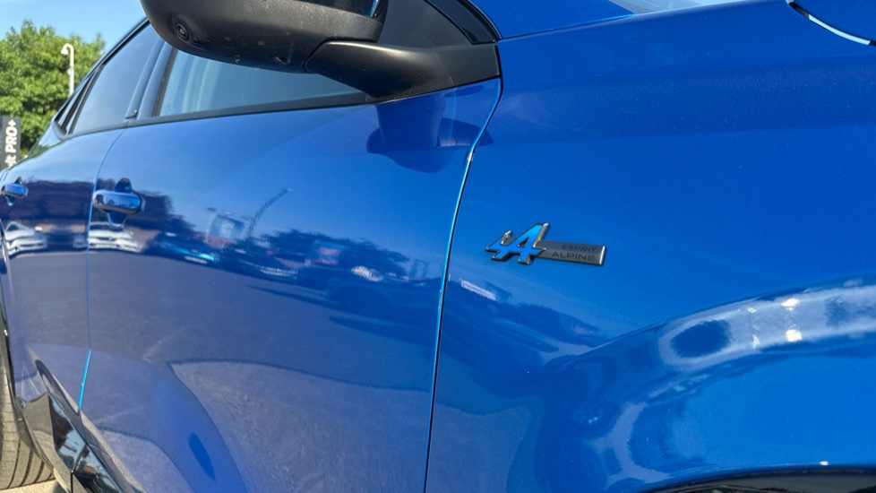 Renault Rafale E-Tech FHEV Iconic Esprit Alpine 5dr Auto 4C Hybrid Estate - Image 27