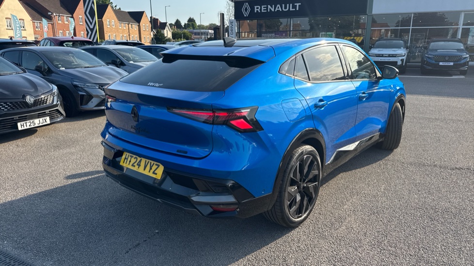 Renault Rafale E-Tech FHEV Iconic Esprit Alpine 5dr Auto 4C Hybrid Estate - Image 30