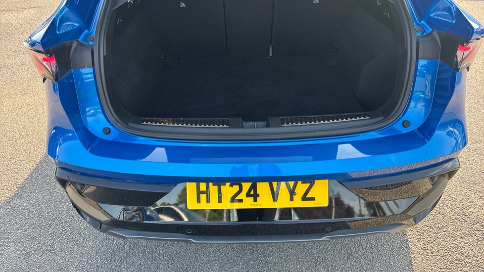 Renault Rafale E-Tech FHEV Iconic Esprit Alpine 5dr Auto 4C Hybrid Estate - Image 35