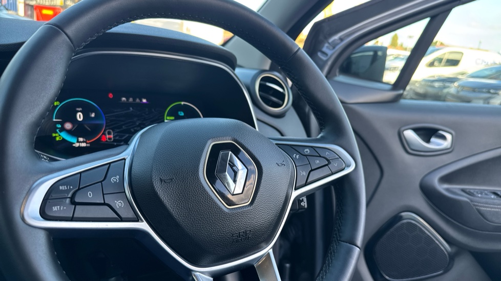 Renault Zoe 100kW Iconic R135 50kWh Boost Charge 5dr Auto Electric Hatchback - Image 20