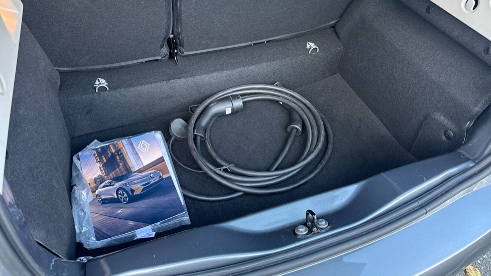 Renault Zoe 100kW Iconic R135 50kWh Boost Charge 5dr Auto Electric Hatchback - Image 31
