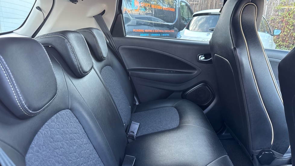 Renault Zoe 100kW Iconic R135 50kWh Boost Charge 5dr Auto Electric Hatchback - Image 35