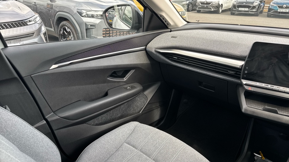 Renault Megane E-Tech EV60 160kW Equilibre 60kWh Optimum Charge 5dr Auto Electric Hatchback - Image 14