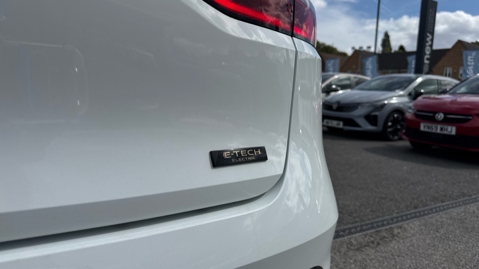 Renault Megane E-Tech EV60 160kW Equilibre 60kWh Optimum Charge 5dr Auto Electric Hatchback - Image 33