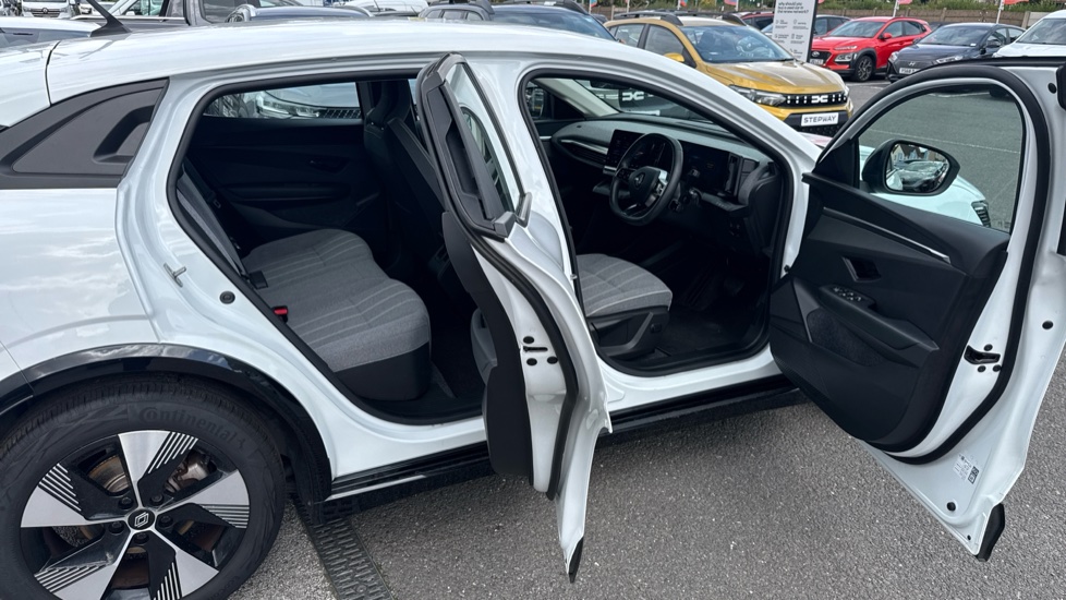 Renault Megane E-Tech EV60 160kW Equilibre 60kWh Optimum Charge 5dr Auto Electric Hatchback - Image 42