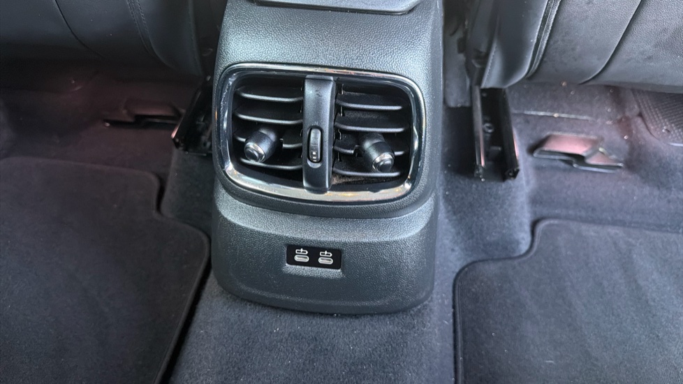 MINI Countryman 1.5 Cooper Exclusive 5dr Petrol Hatchback - Image 17