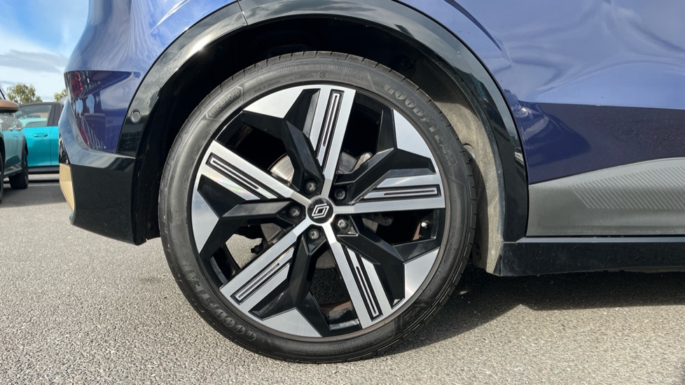Renault Megane E-Tech EV60 160kW Iconic 60kWh Optimum Charge 5dr Auto Electric Hatchback - Image 7