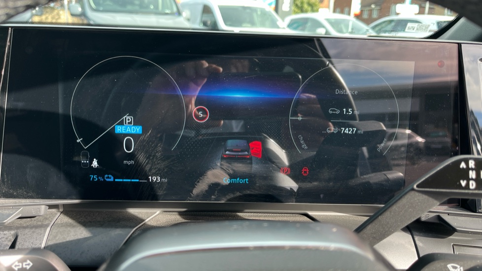 Renault Megane E-Tech EV60 160kW Iconic 60kWh Optimum Charge 5dr Auto Electric Hatchback - Image 22