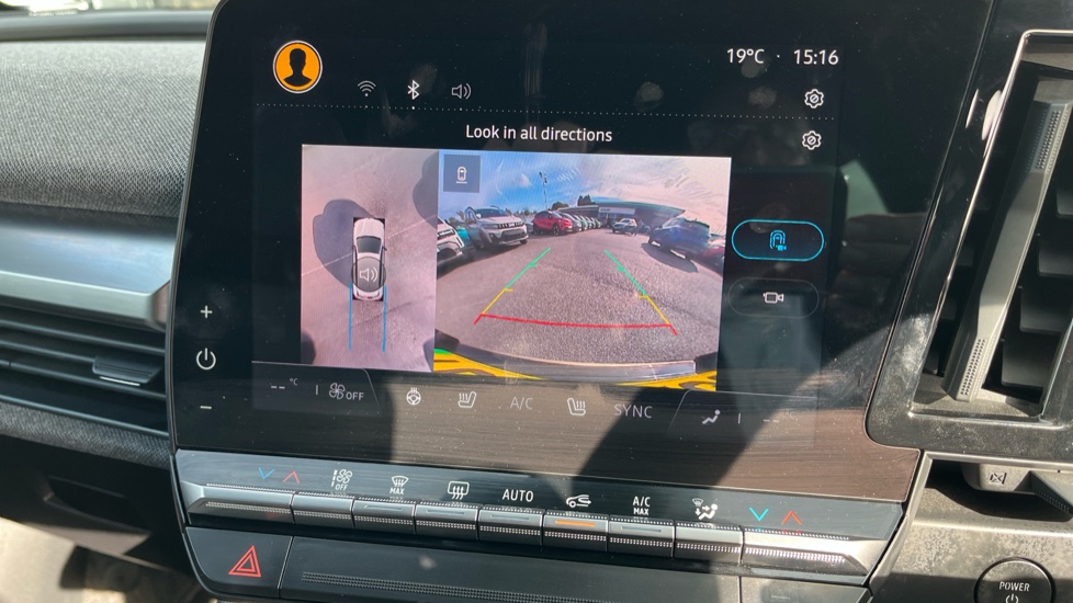 Renault Megane E-Tech EV60 160kW Iconic 60kWh Optimum Charge 5dr Auto Electric Hatchback - Image 27