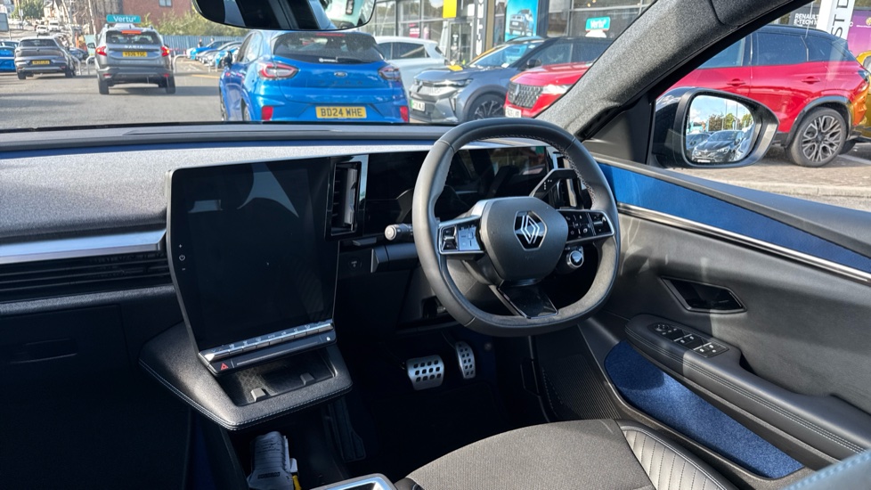 Renault Scenic E-Tech 160kW Esprit Alpine 87kWh Long Range 5dr Auto Electric Estate - Image 11