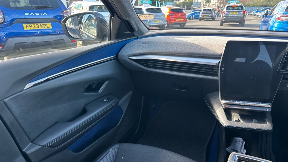 Renault Scenic E-Tech 160kW Esprit Alpine 87kWh Long Range 5dr Auto Electric Estate - Image 14