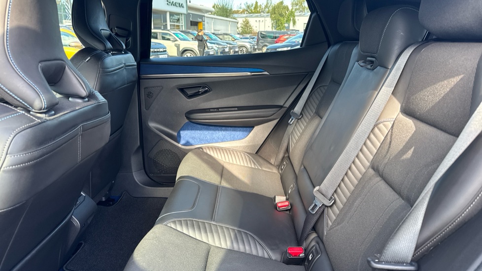 Renault Scenic E-Tech 160kW Esprit Alpine 87kWh Long Range 5dr Auto Electric Estate - Image 16
