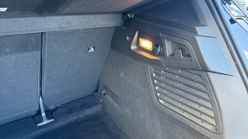 Renault Scenic E-Tech 160kW Esprit Alpine 87kWh Long Range 5dr Auto Electric Estate - Image 35