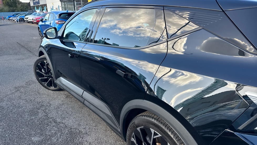 Renault Scenic E-Tech 160kW Esprit Alpine 87kWh Long Range 5dr Auto Electric Estate - Image 39