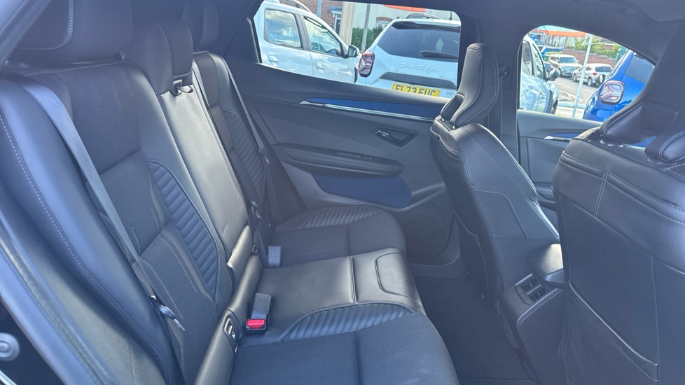 Renault Scenic E-Tech 160kW Esprit Alpine 87kWh Long Range 5dr Auto Electric Estate - Image 44