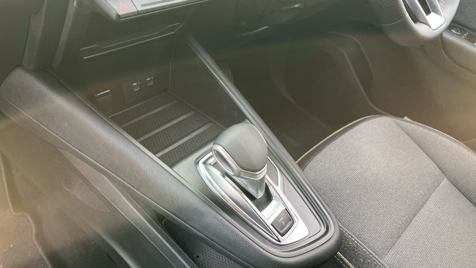 Renault Symbioz 1.6 E-Tech FHEV 145 Techno 5dr Auto Hybrid Estate - Image 13