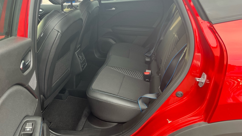 Renault Symbioz 1.3 TCe 140 Techno Esprit Alpine 5dr Petrol Estate - Image 16