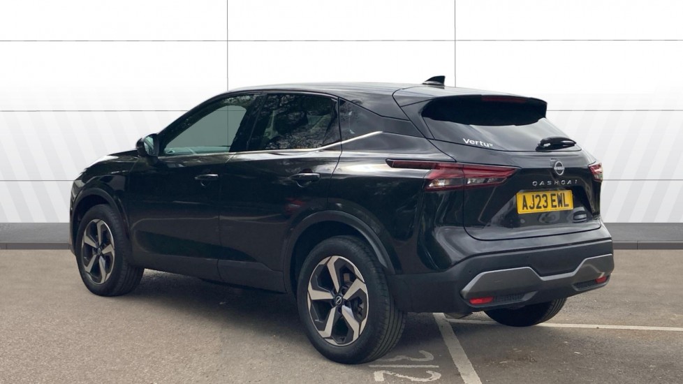 Nissan Qashqai 1.3 DiG-T MH N-Connecta 5dr Petrol Hatchback - Image 2