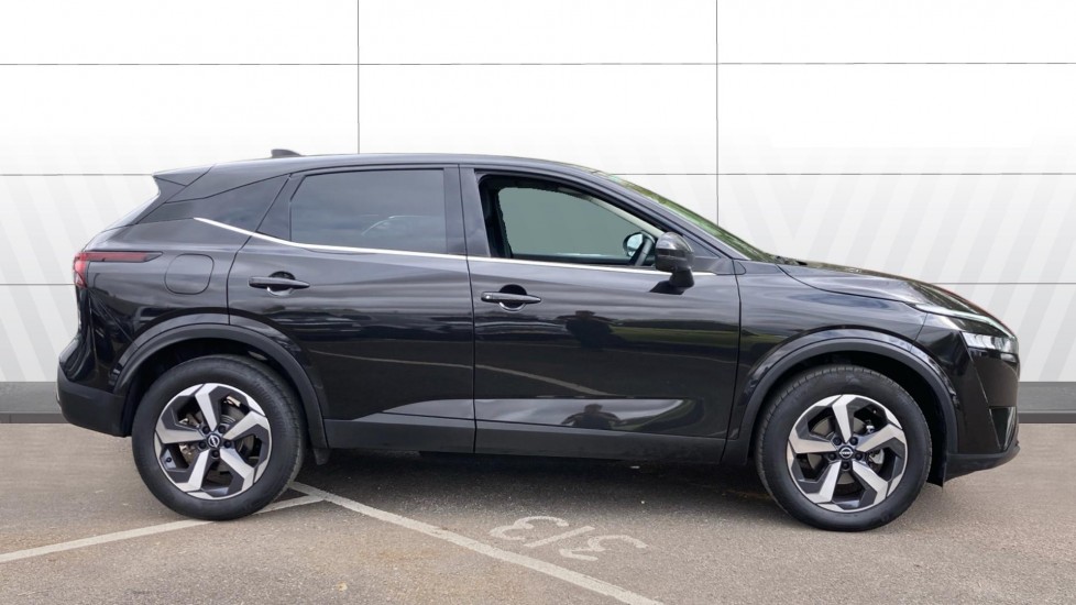 Nissan Qashqai 1.3 DiG-T MH N-Connecta 5dr Petrol Hatchback - Image 5