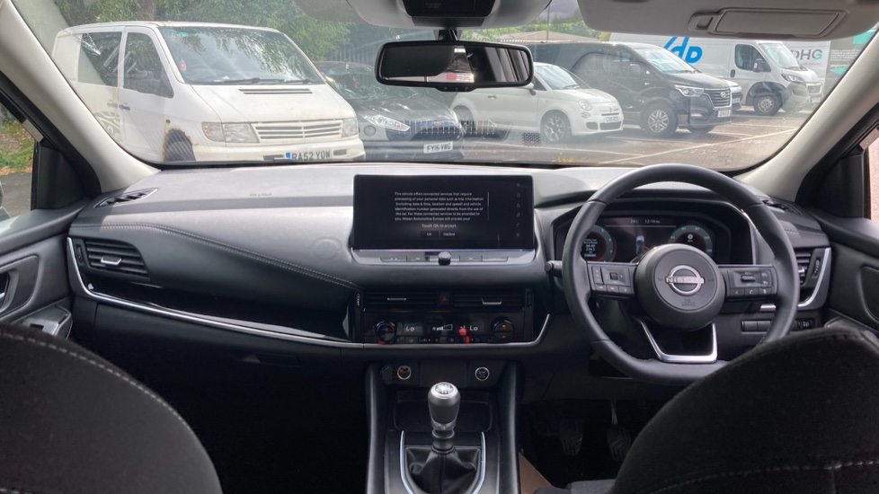 Nissan Qashqai 1.3 DiG-T MH N-Connecta 5dr Petrol Hatchback - Image 10