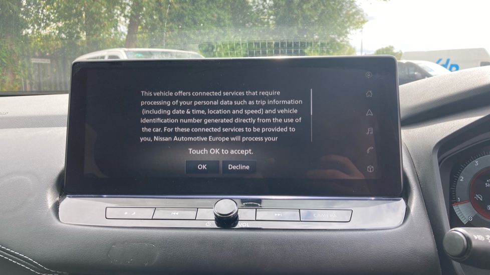 Nissan Qashqai 1.3 DiG-T MH N-Connecta 5dr Petrol Hatchback - Image 12