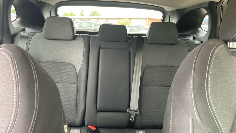 Nissan Qashqai 1.3 DiG-T MH N-Connecta 5dr Petrol Hatchback - Image 15