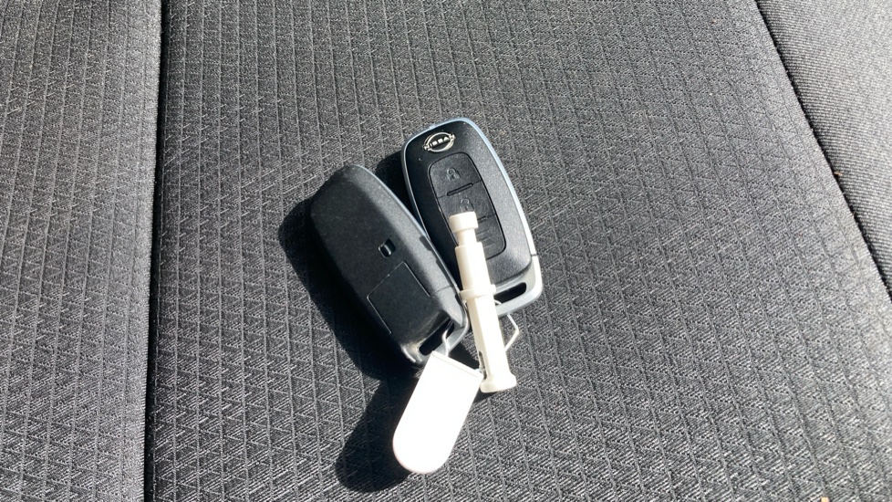 Nissan Qashqai 1.3 DiG-T MH N-Connecta 5dr Petrol Hatchback - Image 20