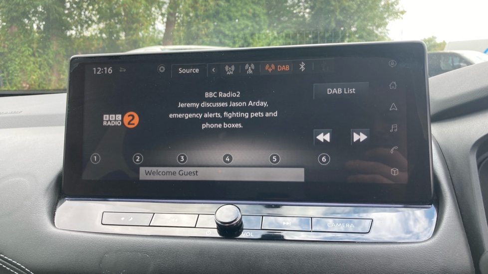 Nissan Qashqai 1.3 DiG-T MH N-Connecta 5dr Petrol Hatchback - Image 32