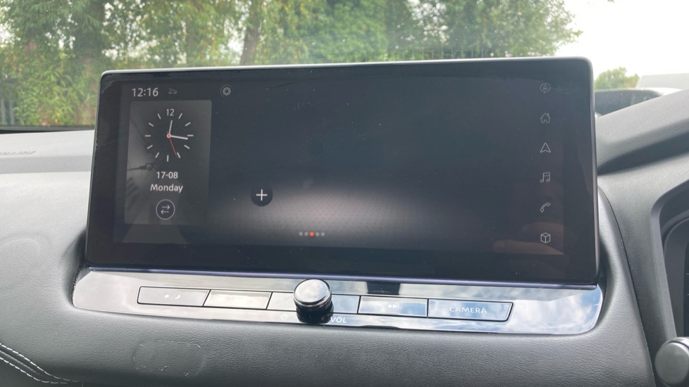 Nissan Qashqai 1.3 DiG-T MH N-Connecta 5dr Petrol Hatchback - Image 35