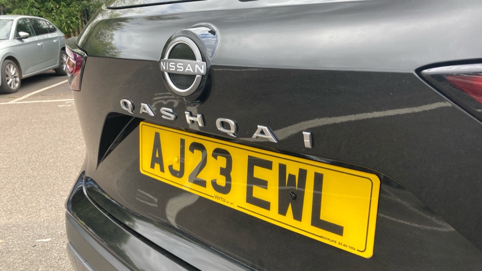 Nissan Qashqai 1.3 DiG-T MH N-Connecta 5dr Petrol Hatchback - Image 43