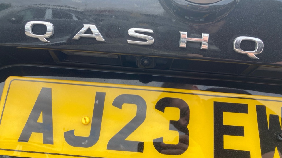 Nissan Qashqai 1.3 DiG-T MH N-Connecta 5dr Petrol Hatchback - Image 44
