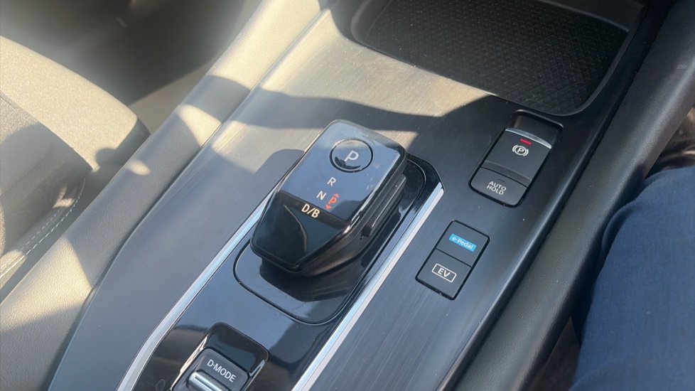 Nissan Qashqai 1.5 E-Power N-Connecta 5dr Auto Hybrid Hatchback - Image 13