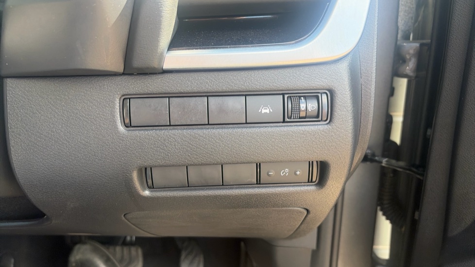Nissan Qashqai 1.5 E-Power N-Connecta 5dr Auto Hybrid Hatchback - Image 25