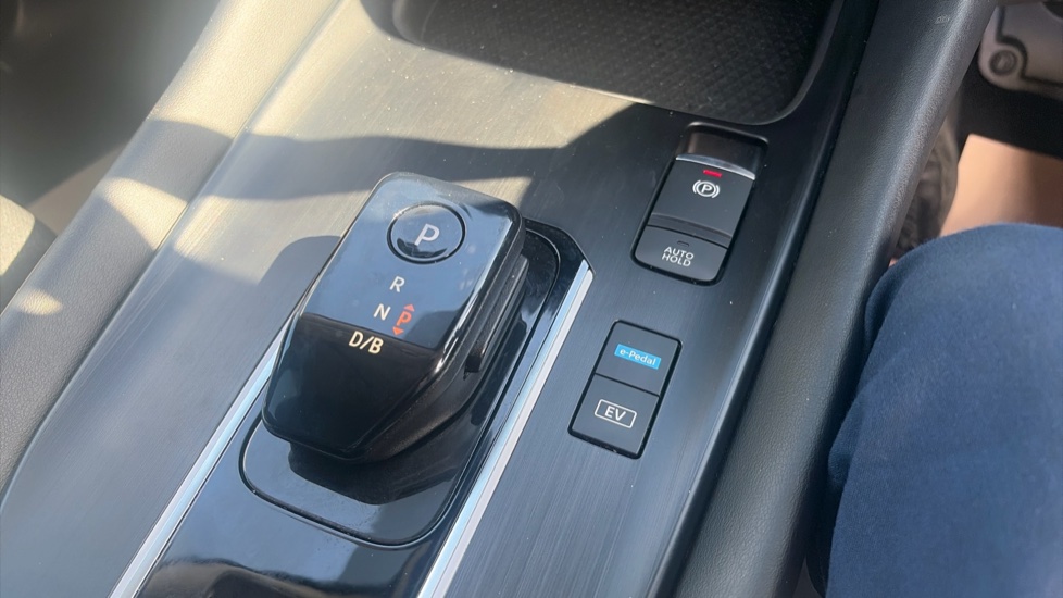 Nissan Qashqai 1.5 E-Power N-Connecta 5dr Auto Hybrid Hatchback - Image 32