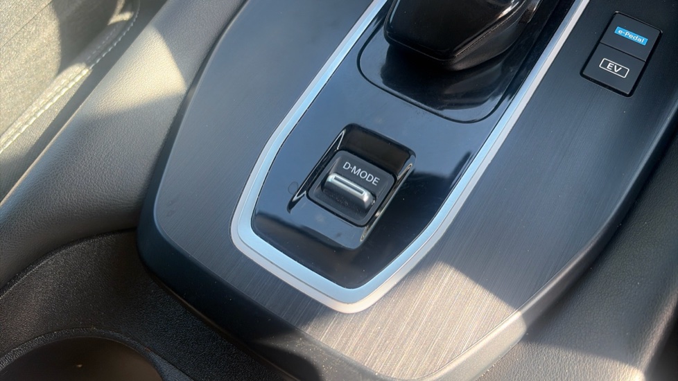 Nissan Qashqai 1.5 E-Power N-Connecta 5dr Auto Hybrid Hatchback - Image 33