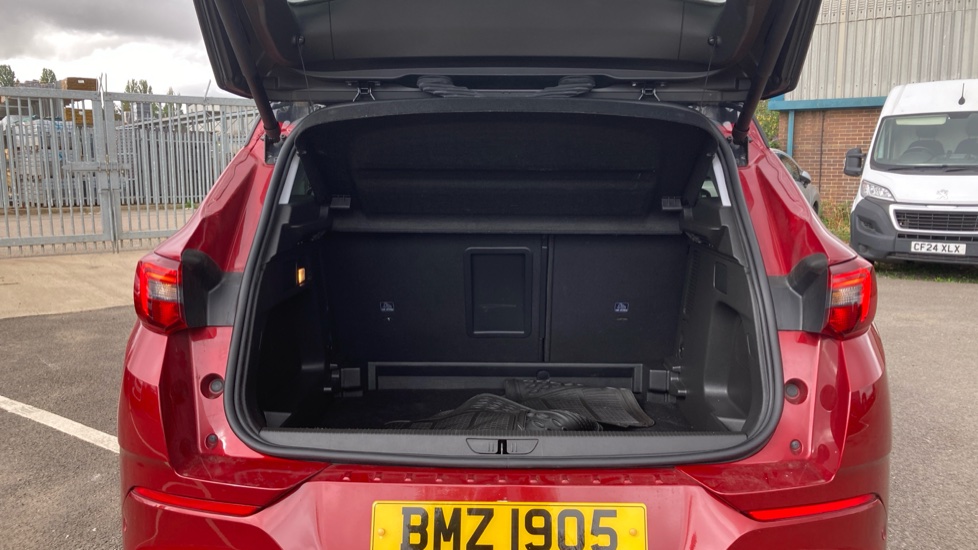 Vauxhall Grandland 1.5 Turbo D Ultimate 5dr Auto Diesel Hatchback - Image 4