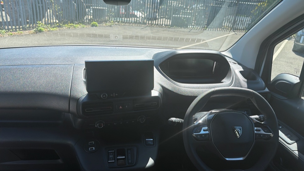 Peugeot Partner Standard Diesel 1.5 BlueHDi 130 Professional Van EAT8 - Image 10