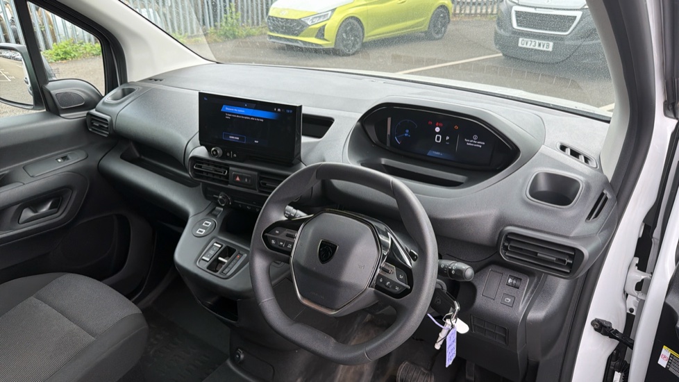 Peugeot Partner Standard Diesel 1.5 BlueHDi 130 Professional Van EAT8 - Image 11