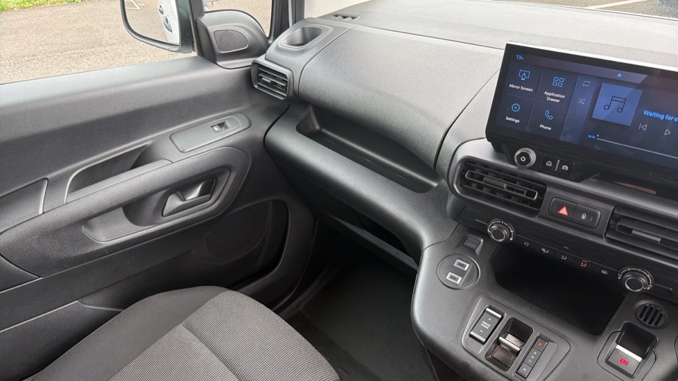Peugeot Partner Standard Diesel 1.5 BlueHDi 130 Professional Van EAT8 - Image 14