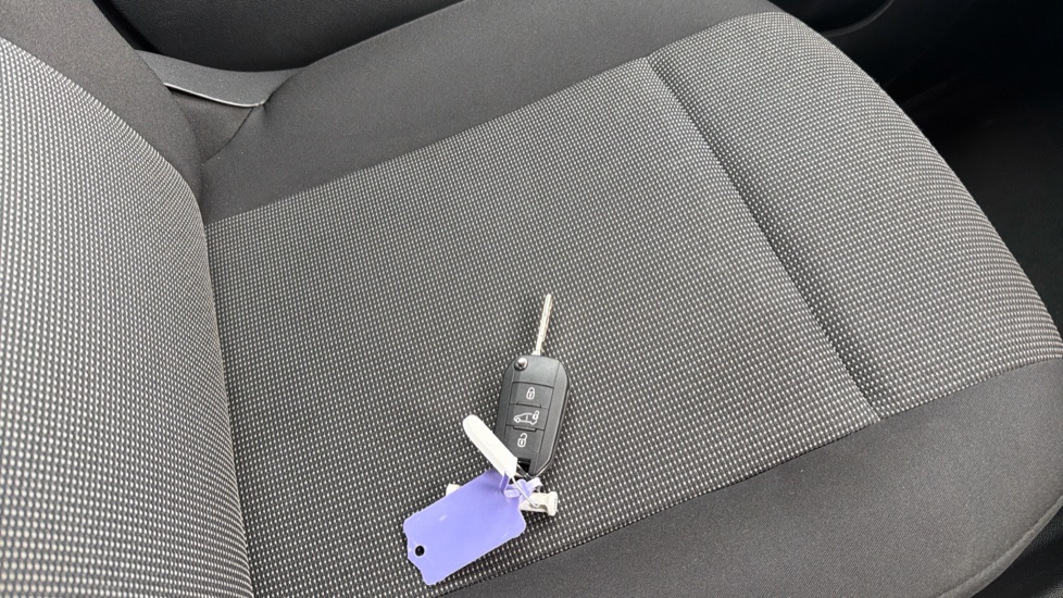 Peugeot Partner Standard Diesel 1.5 BlueHDi 130 Professional Van EAT8 - Image 19