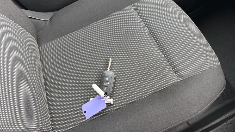 Peugeot Partner Standard Diesel 1.5 BlueHDi 130 Professional Van EAT8 - Image 20