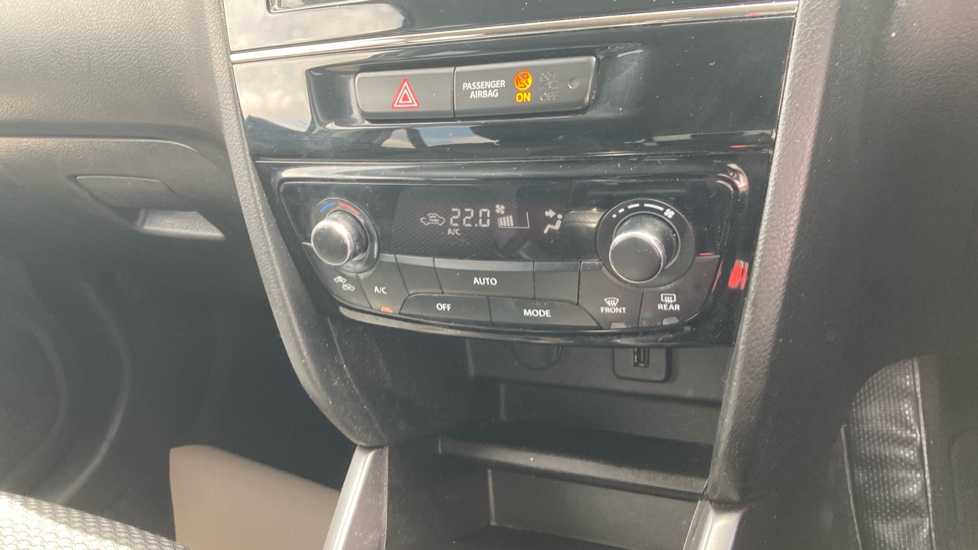 Suzuki Vitara 1.4 Boosterjet 48V Hybrid SZ-T 5dr Petrol Estate - Image 32